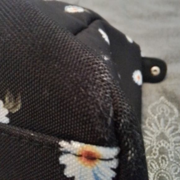 Alice + Olivia by Stacey Bendet Daisy Print Weekender Travel Duffle Bag - Picture 11 of 11